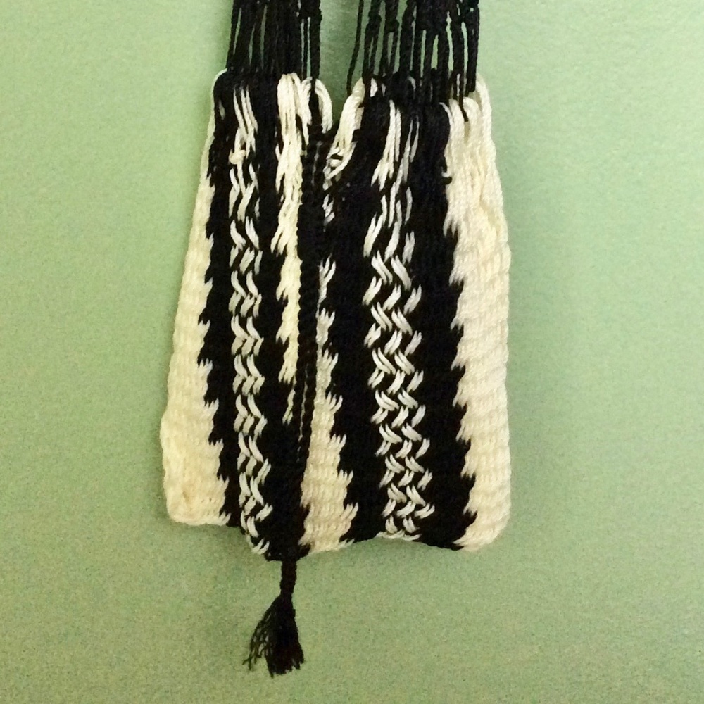 HANDMADE HAND-WOVEN SLING BAG/TOTE